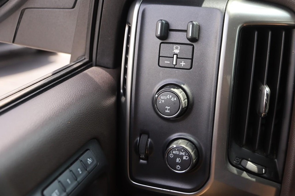 Chevrolet Silverado 1500 Vehicle Image 21