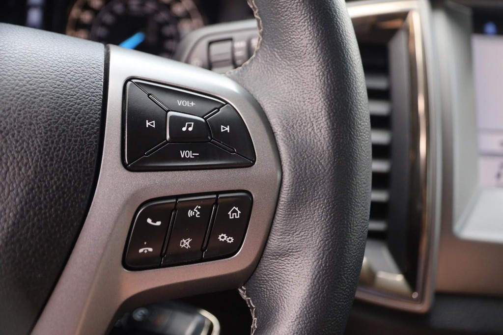 Ford Ranger Vehicle Full-screen Gallery Image 12