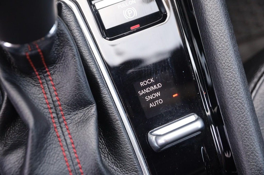 Jeep Compass Vehicle Full-screen Gallery Image 17