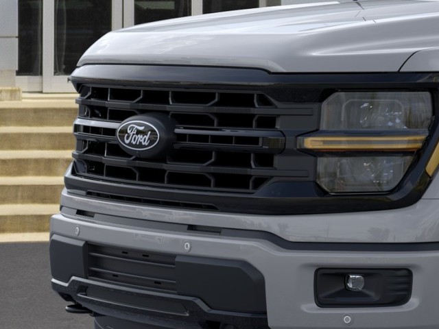 Ford F-150 Vehicle Full-screen Gallery Image 17