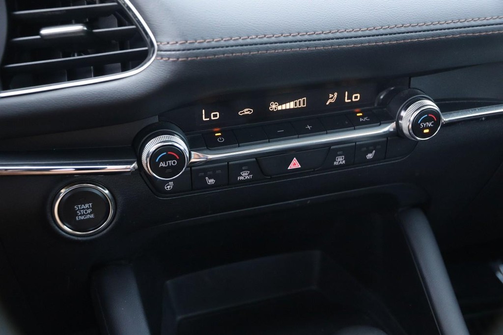 Mazda Mazda3 Sedan Vehicle Image 18