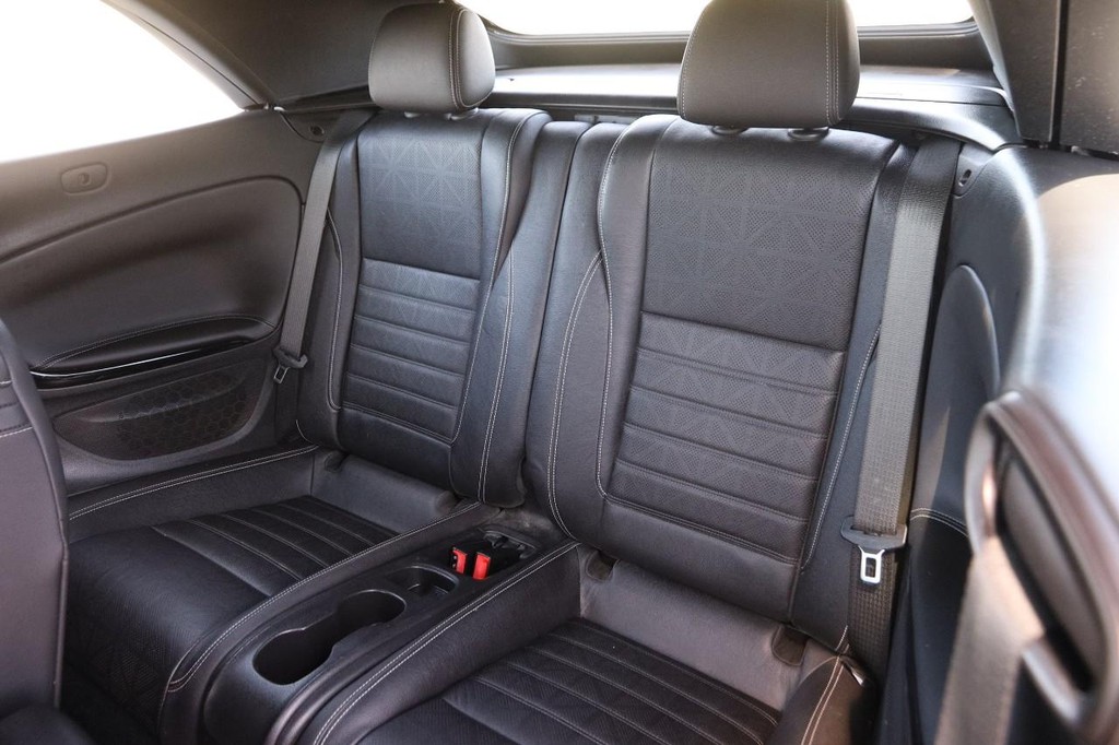 Buick Cascada Vehicle Full-screen Gallery Image 09