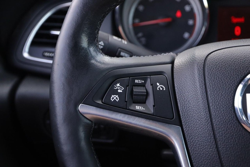 Buick Cascada Vehicle Full-screen Gallery Image 11