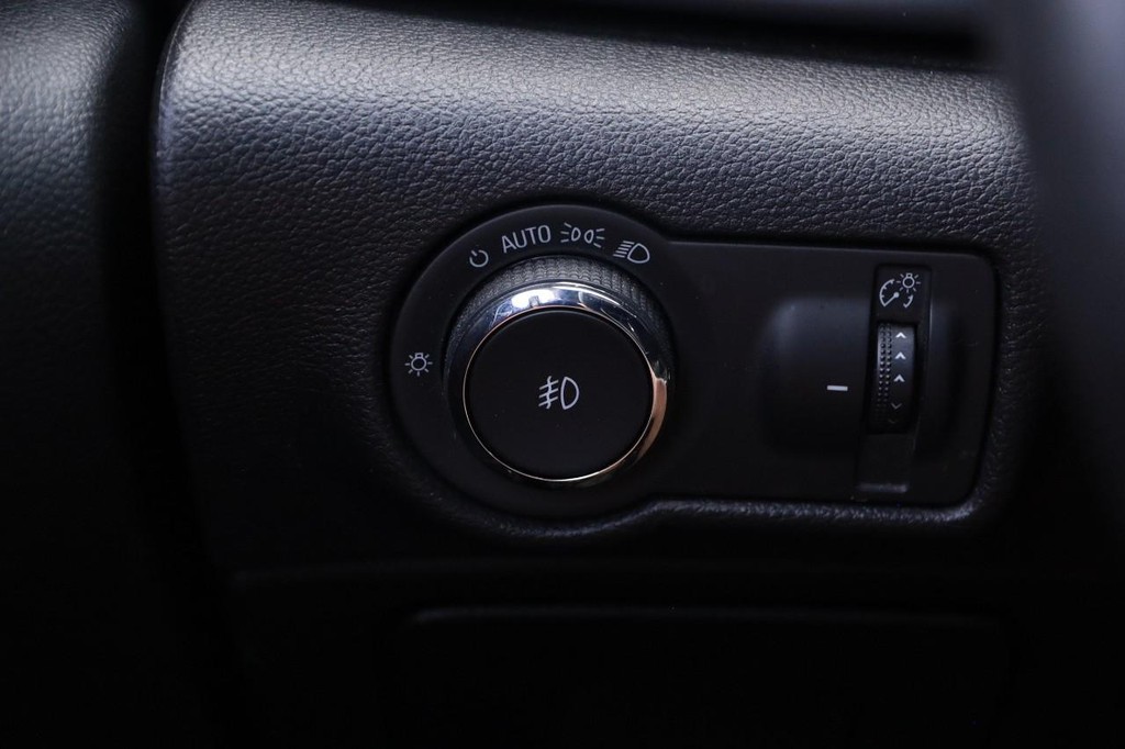 Buick Cascada Vehicle Full-screen Gallery Image 18