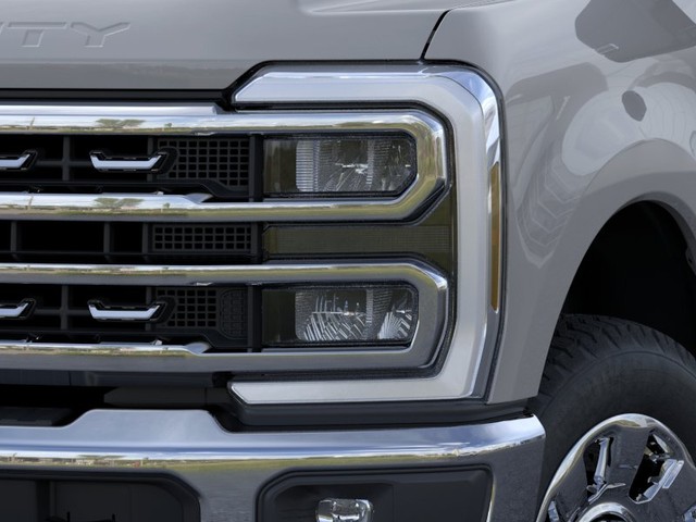 Ford Super Duty F-250 SRW Vehicle Image 18
