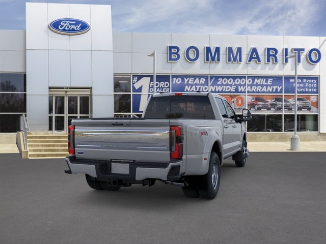Ford Super Duty F-350 DRW Vehicle Image 08