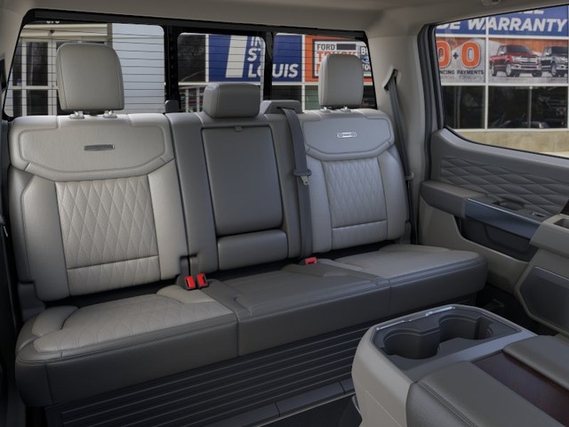 Ford Super Duty F-350 DRW Vehicle Image 11