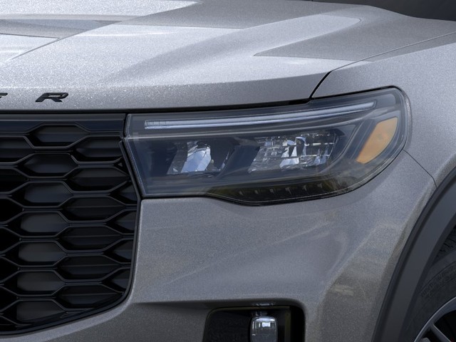 Ford Explorer Vehicle Image 18
