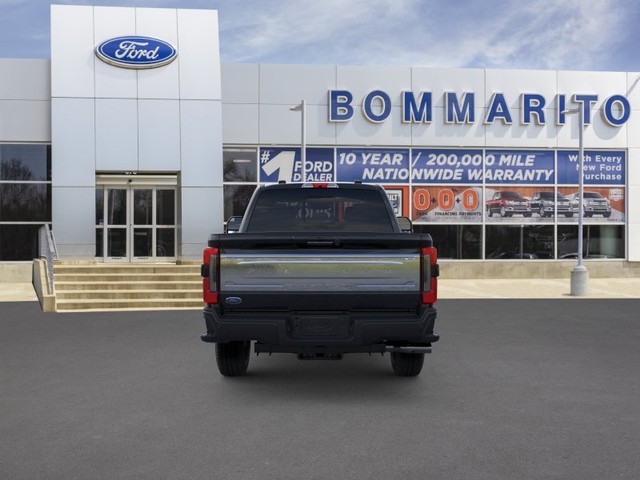 Ford Super Duty F-250 SRW Vehicle Full-screen Gallery Image 5