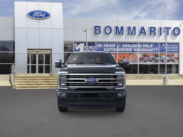 Ford Super Duty F-250 SRW Vehicle Full-screen Gallery Image 6
