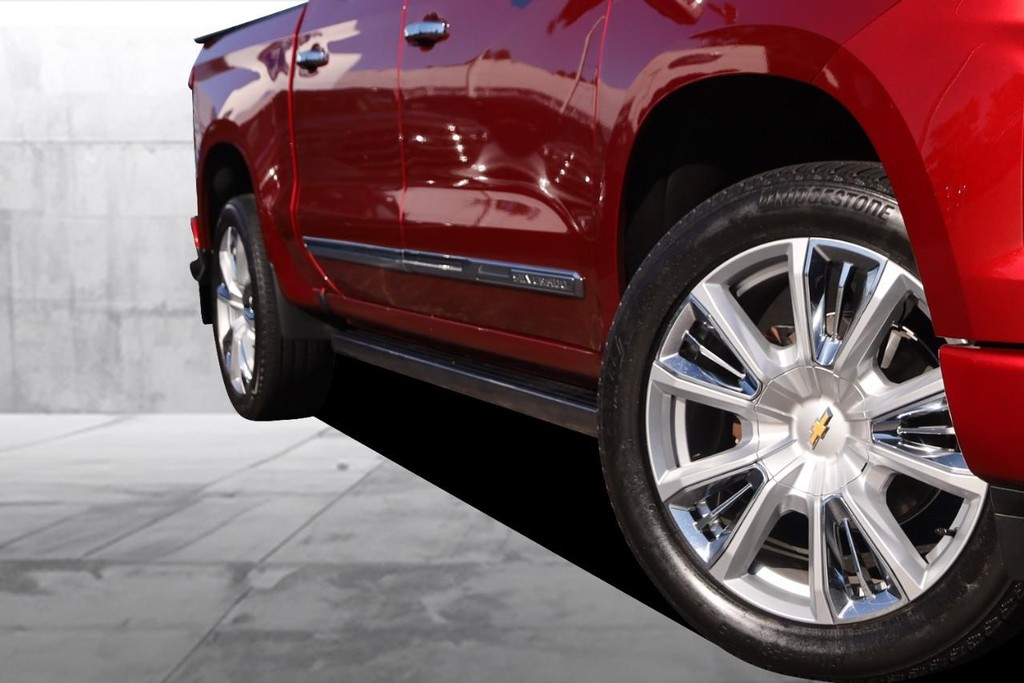 Chevrolet Silverado 1500 Vehicle Full-screen Gallery Image 03