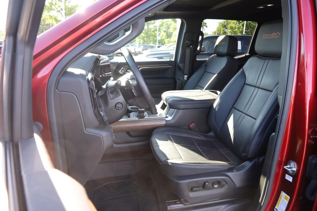 Chevrolet Silverado 1500 Vehicle Full-screen Gallery Image 09