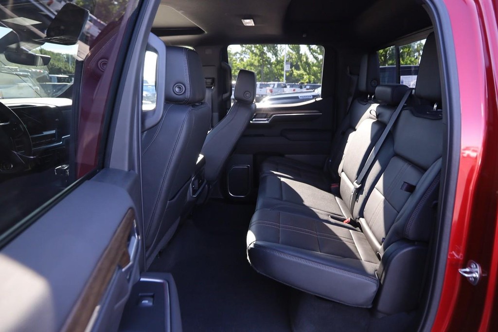 Chevrolet Silverado 1500 Vehicle Full-screen Gallery Image 10