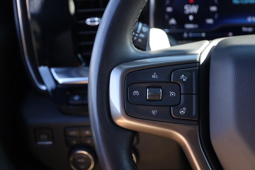 Chevrolet Silverado 1500 Vehicle Full-screen Gallery Image 12