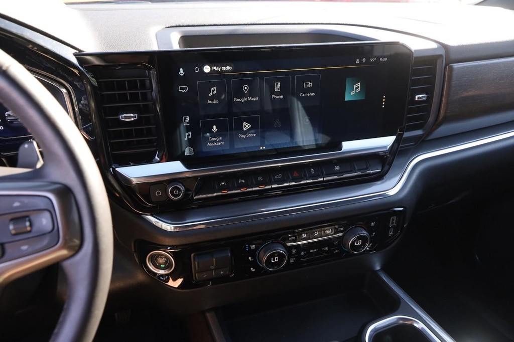 Chevrolet Silverado 1500 Vehicle Full-screen Gallery Image 16