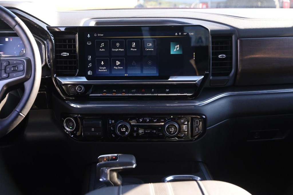 Chevrolet Silverado 1500 Vehicle Full-screen Gallery Image 27