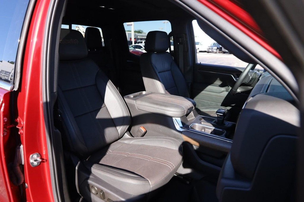 Chevrolet Silverado 1500 Vehicle Full-screen Gallery Image 29