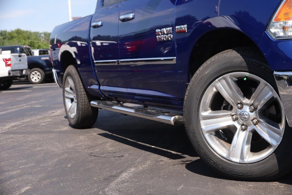Ram 1500 Vehicle Full-screen Gallery Image 3