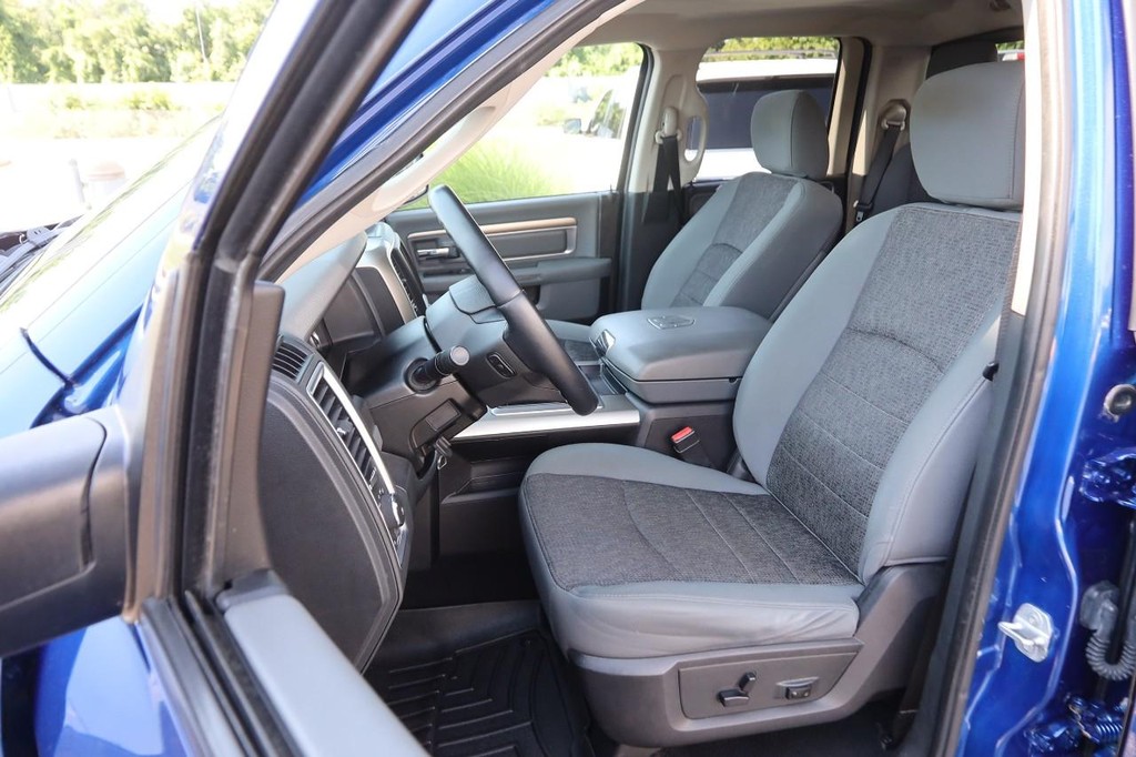 Ram 1500 Vehicle Full-screen Gallery Image 9