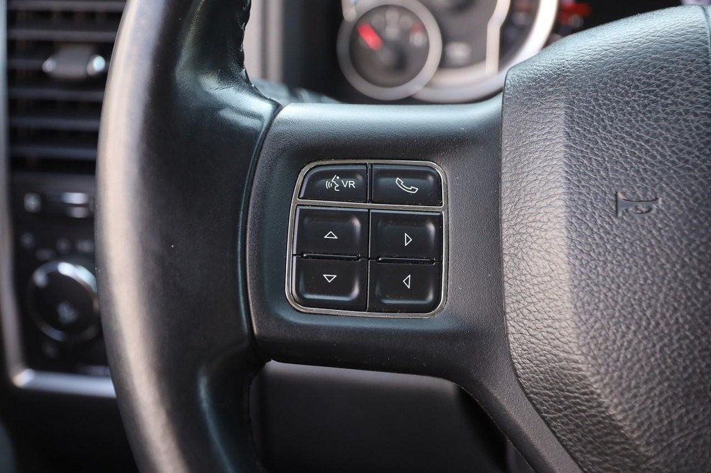Ram 1500 Vehicle Full-screen Gallery Image 12