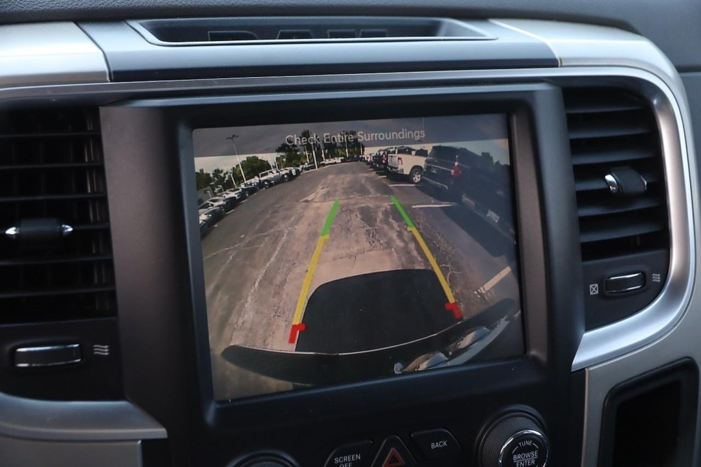 Ram 1500 Vehicle Full-screen Gallery Image 18