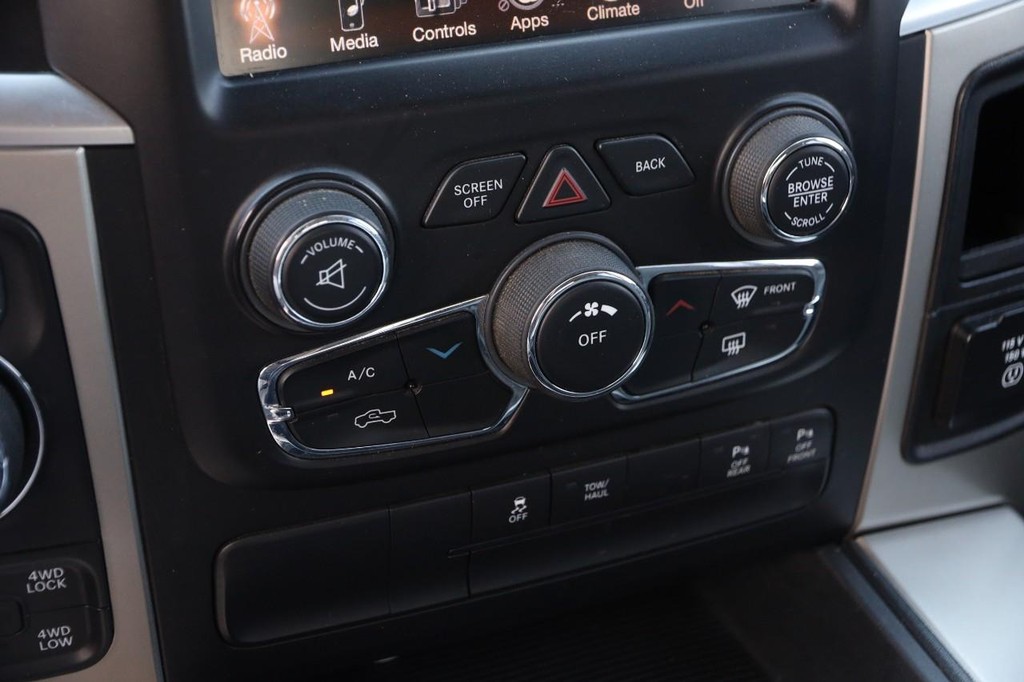 Ram 1500 Vehicle Full-screen Gallery Image 19