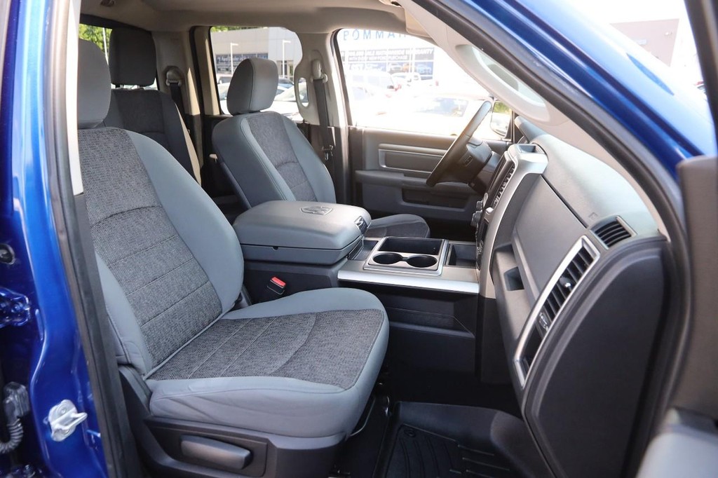 Ram 1500 Vehicle Full-screen Gallery Image 26