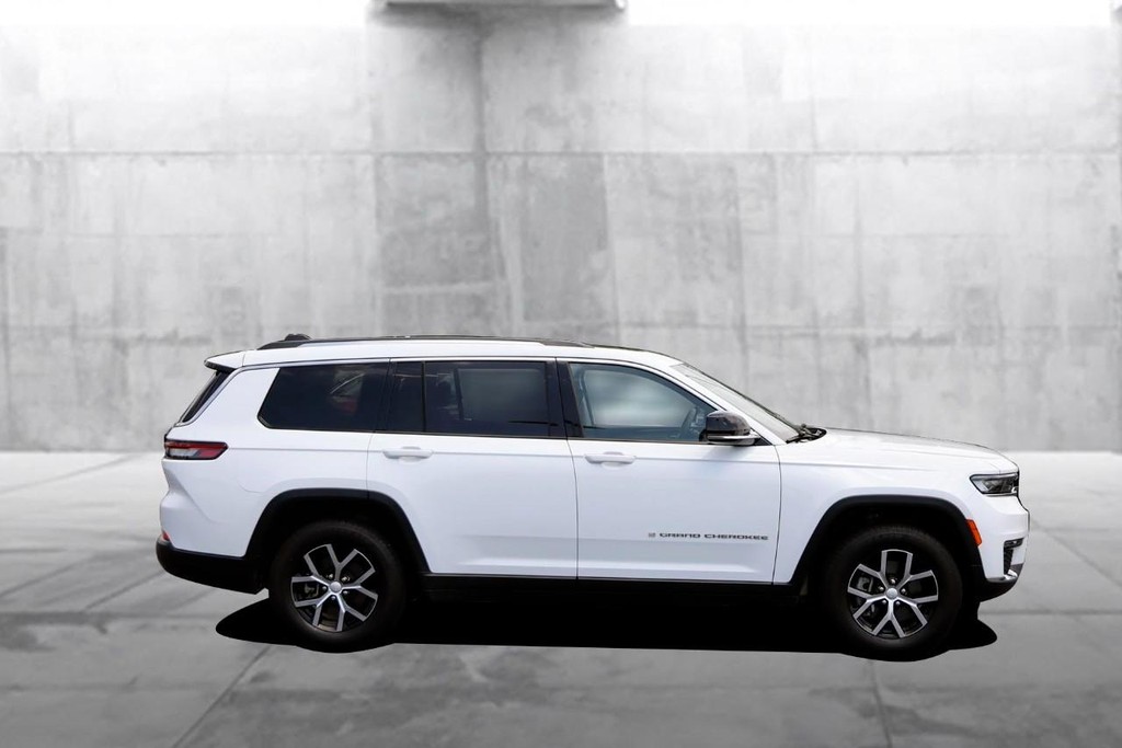Jeep Grand Cherokee L Vehicle Image 05