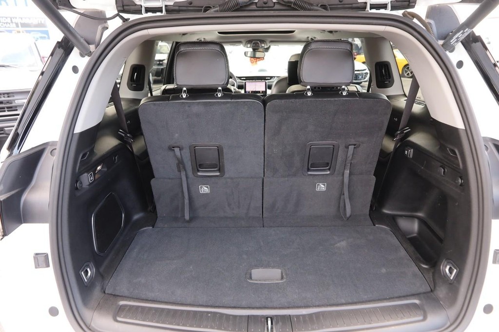 Jeep Grand Cherokee L Vehicle Image 07