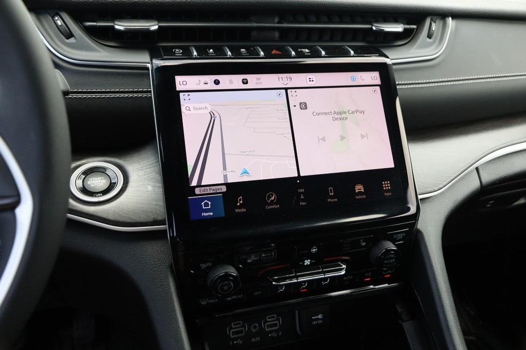 Jeep Grand Cherokee L Vehicle Image 19