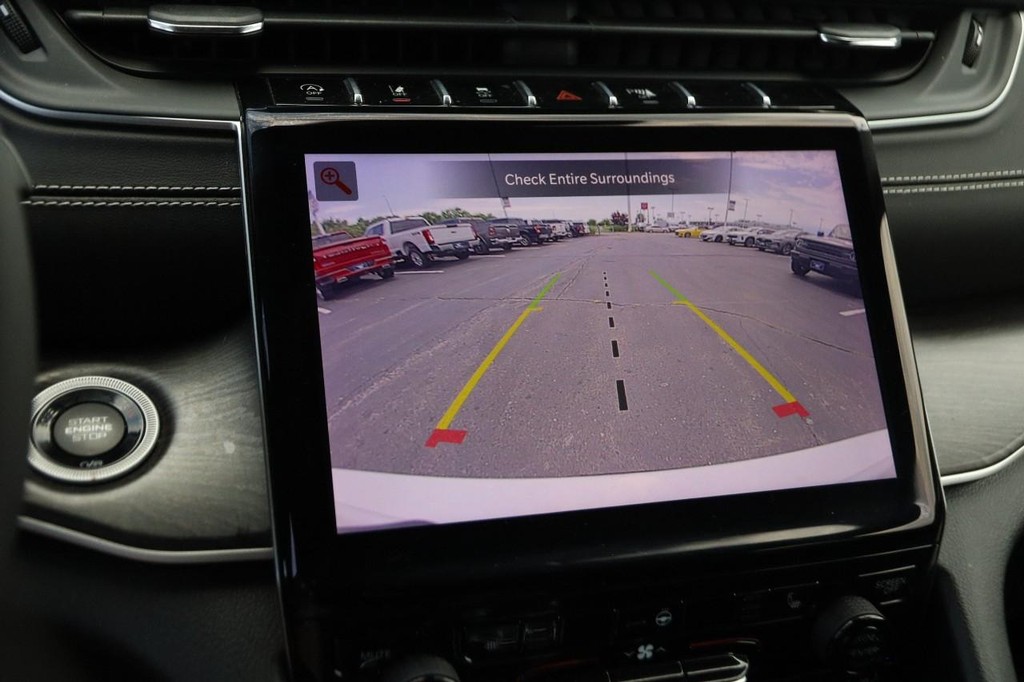 Jeep Grand Cherokee L Vehicle Image 21