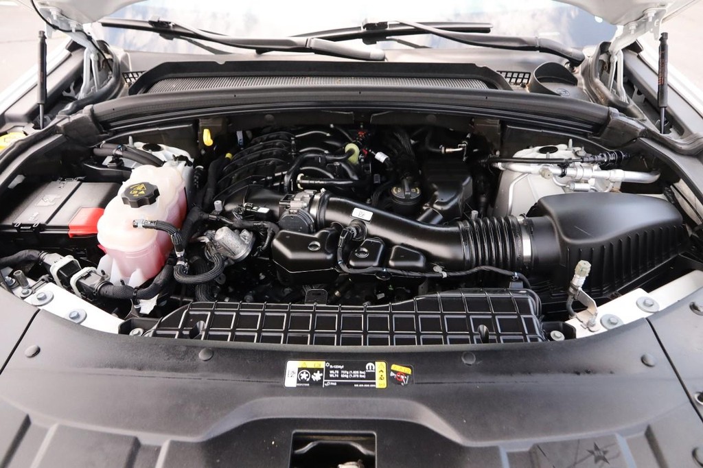 Jeep Grand Cherokee L Vehicle Image 31