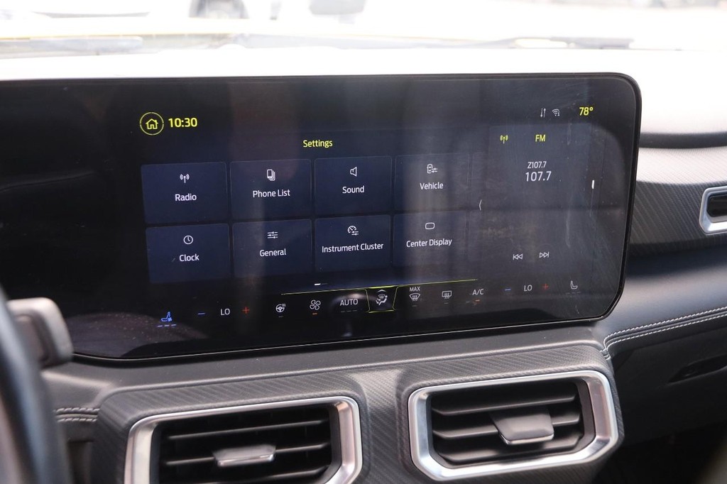 Ford Mustang Vehicle Full-screen Gallery Image 15