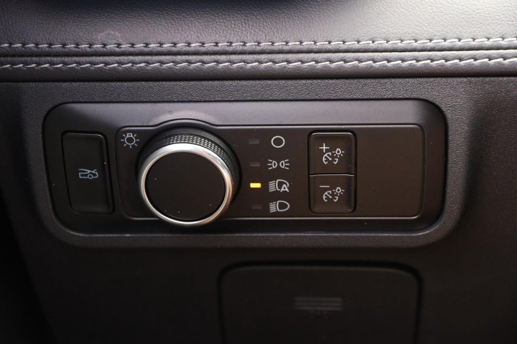Ford Mustang Vehicle Full-screen Gallery Image 18