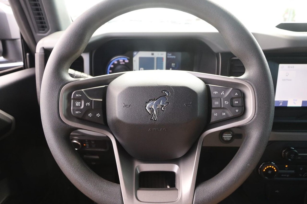 Ford Bronco Vehicle Full-screen Gallery Image 10
