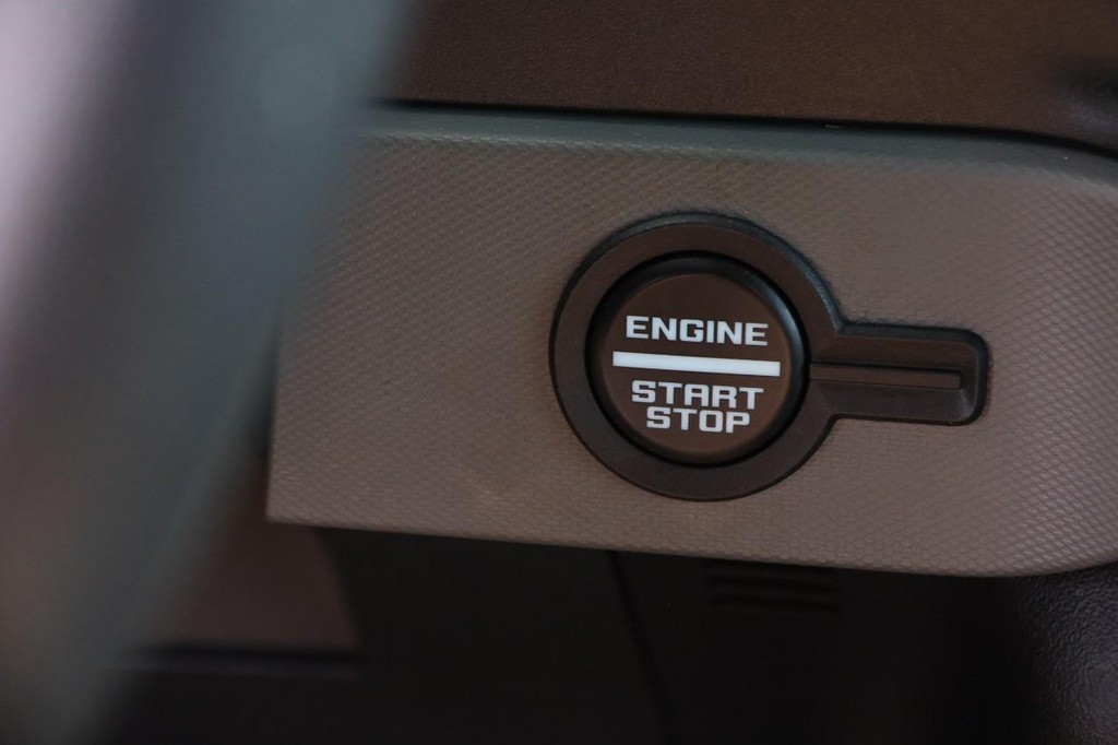 Ford Bronco Vehicle Full-screen Gallery Image 14