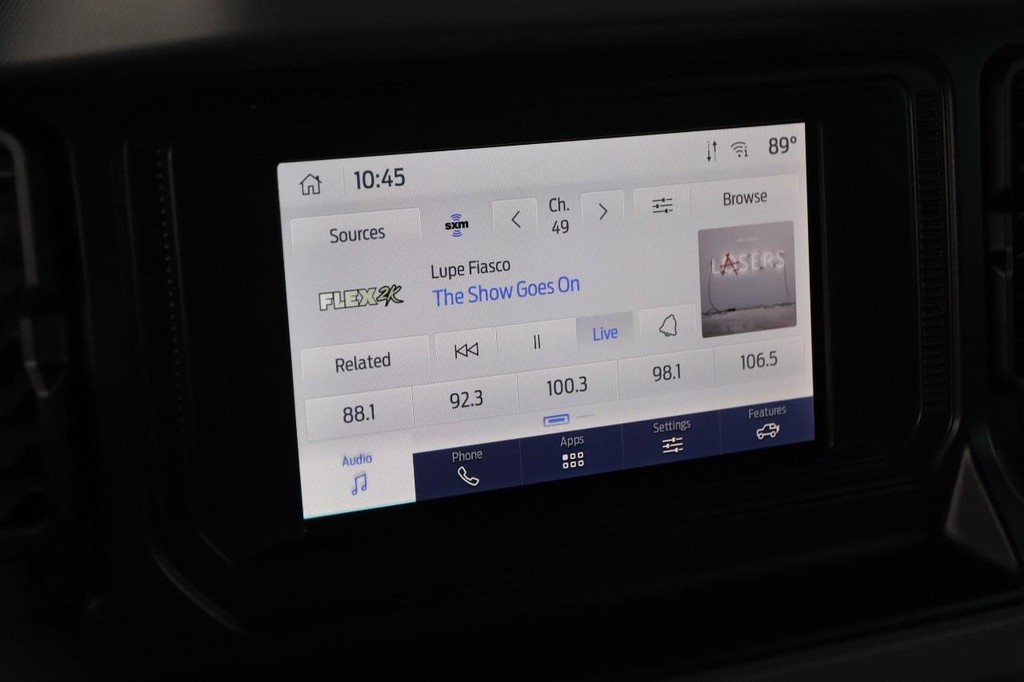 Ford Bronco Vehicle Full-screen Gallery Image 15