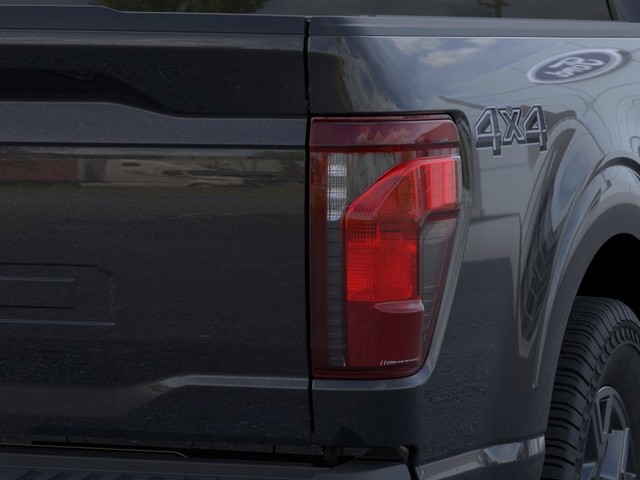 Ford F-150 Vehicle Full-screen Gallery Image 21