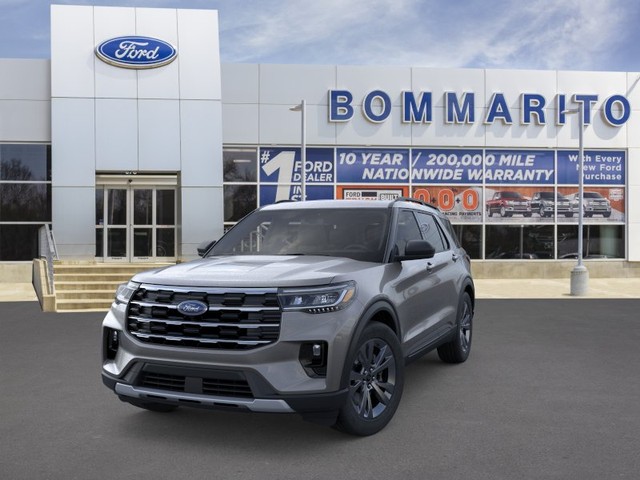 Ford Explorer Vehicle Full-screen Gallery Image 2
