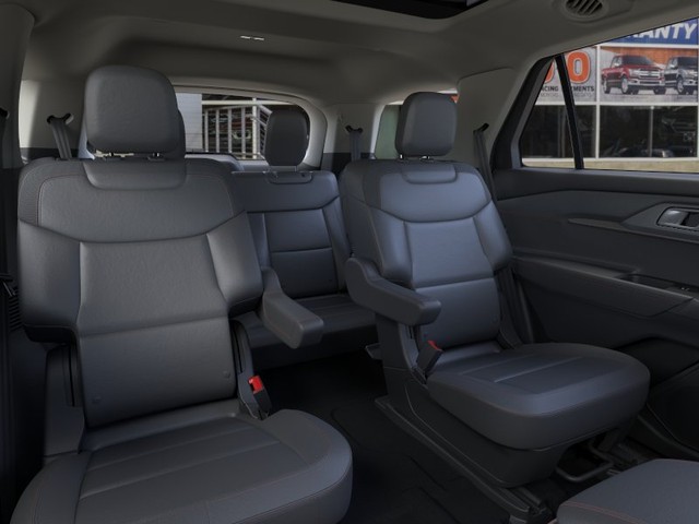 Ford Explorer Vehicle Full-screen Gallery Image 11
