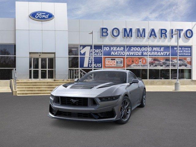 Ford Mustang Vehicle Full-screen Gallery Image 2