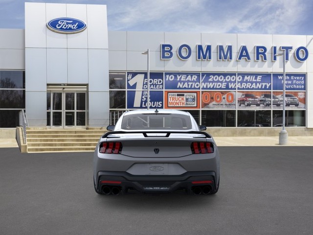 Ford Mustang Vehicle Full-screen Gallery Image 5