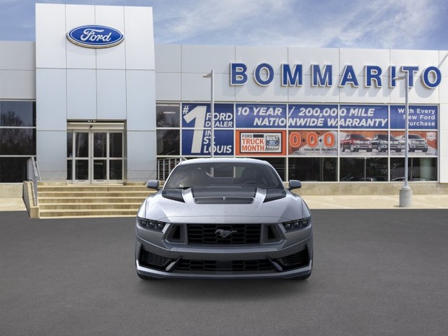 Ford Mustang Vehicle Full-screen Gallery Image 6