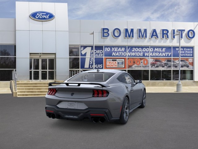 Ford Mustang Vehicle Full-screen Gallery Image 8