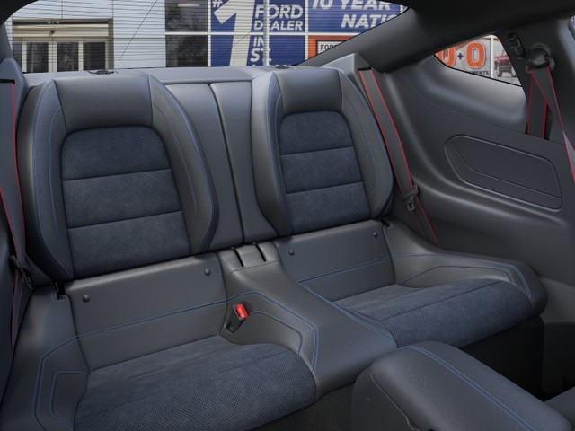 Ford Mustang Vehicle Full-screen Gallery Image 11