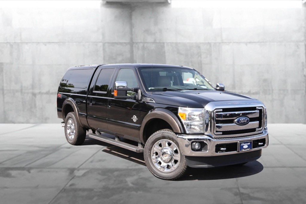 Ford Super Duty F-250 SRW Vehicle Full-screen Gallery Image 2