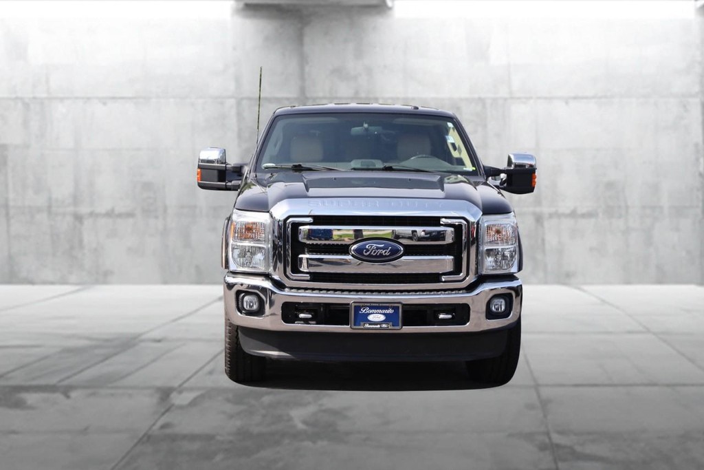 Ford Super Duty F-250 SRW Vehicle Full-screen Gallery Image 4