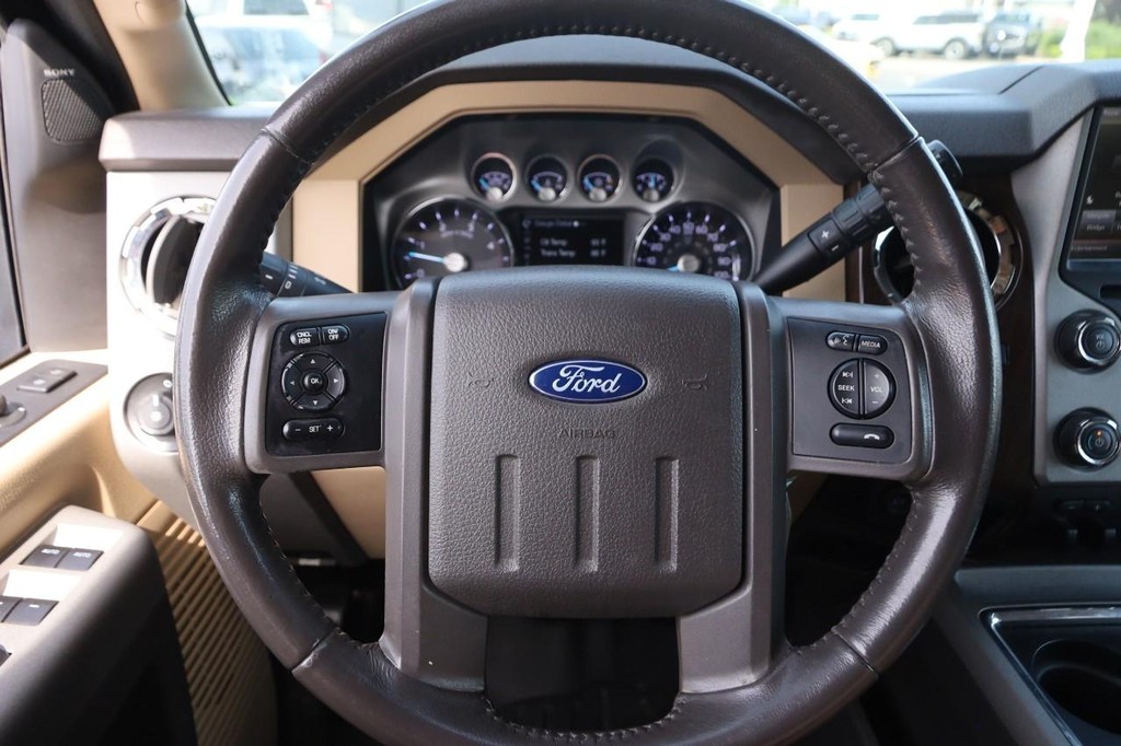 Ford Super Duty F-250 SRW Vehicle Full-screen Gallery Image 10