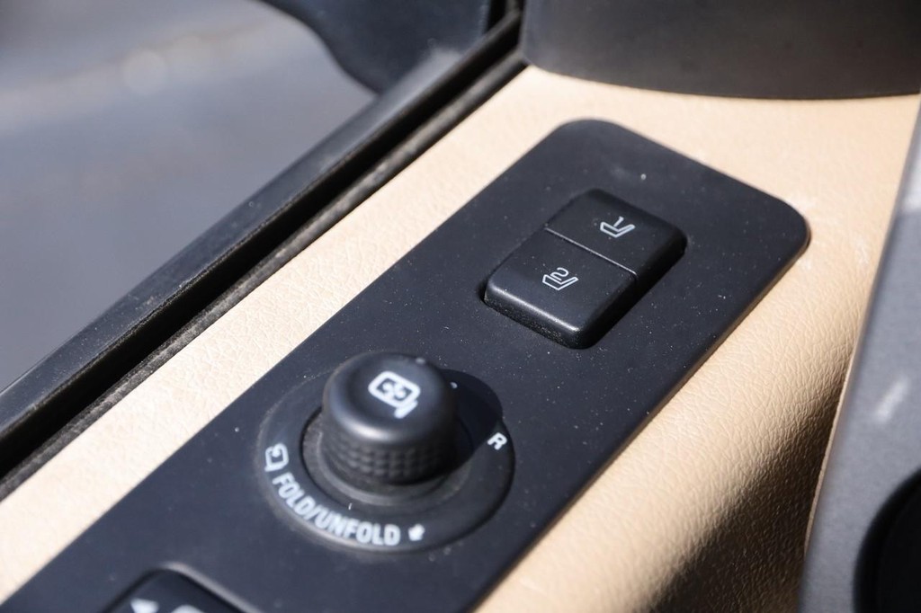 Ford Super Duty F-250 SRW Vehicle Full-screen Gallery Image 19