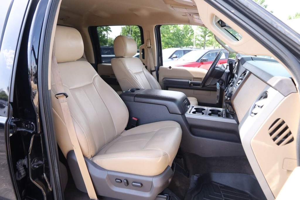 Ford Super Duty F-250 SRW Vehicle Full-screen Gallery Image 25